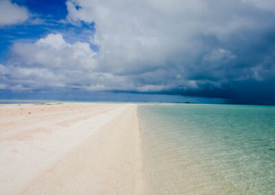 Plage de sable rose de Fakarava Sud (Polynésie française)